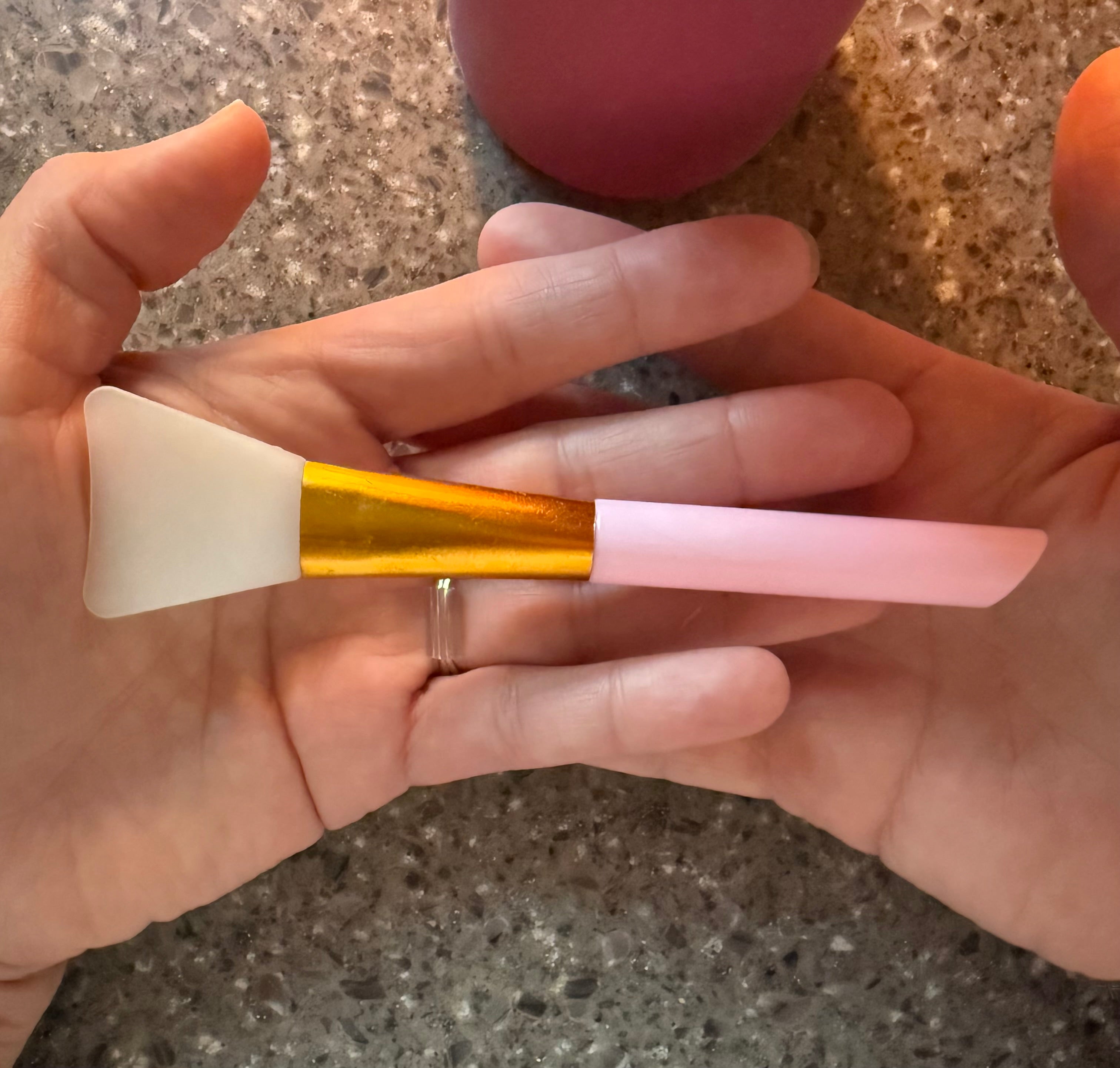 Mask Applicator